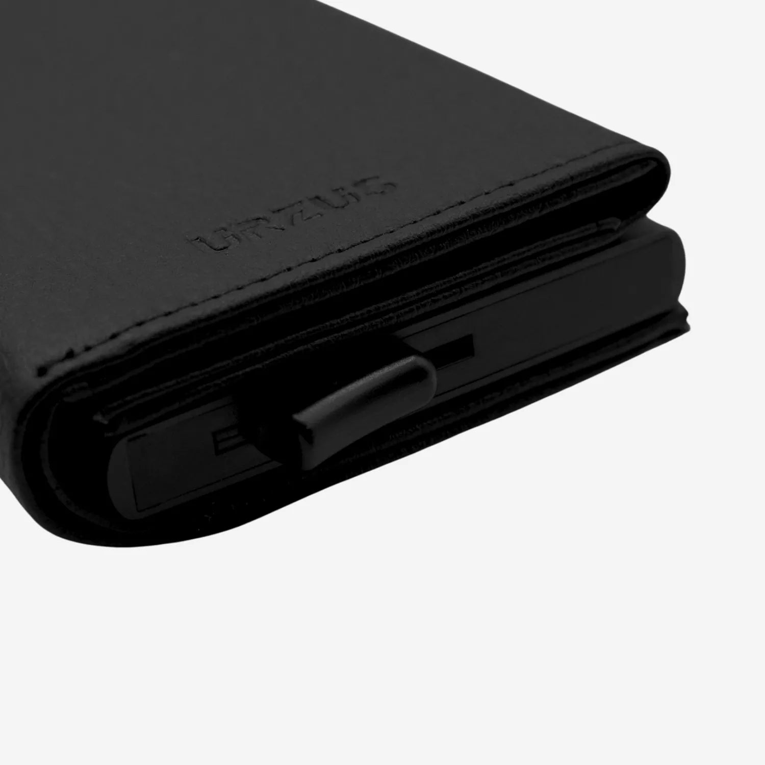 Billetera Anticlonación en cuero Black US203, vista inferior — accesorio compacto y elegante de Urzus