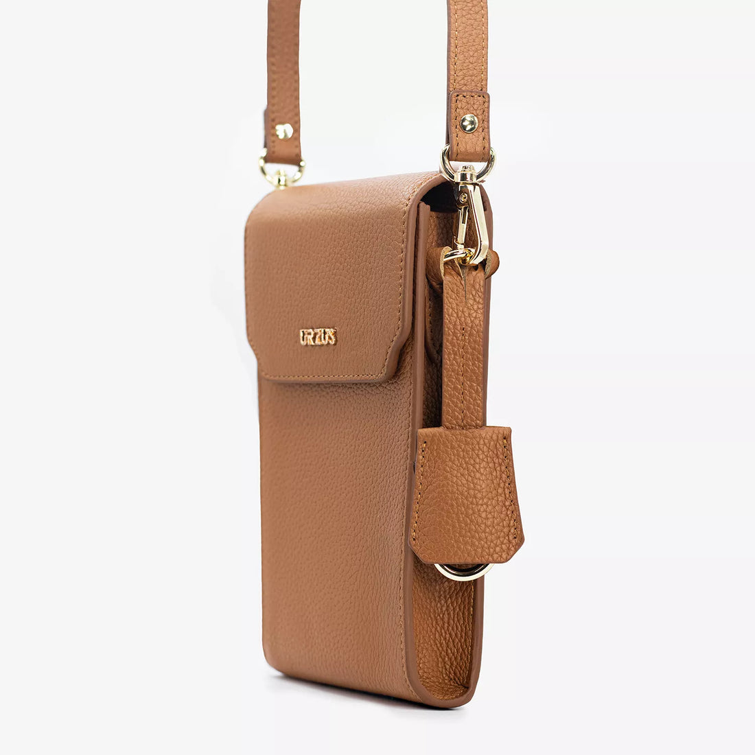 Boreal Bolso Cruzado Compacto en cuero Marrón de Urzus, vista frontal — diseñado para llevar billetera y tarjetero con seguridad.